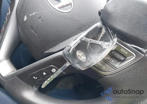 2013 Hyundai Santa Fe Sport z USA, uszkodzony, nr VIN 5XYZT3LB9DG032801